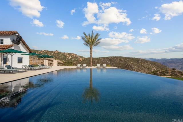 24949 Thunder Mountain Road, Ramona CA: https://media.crmls.org/mediaz/7911ea73-0654-4b44-a8f3-23e0a1f698ba.jpg
