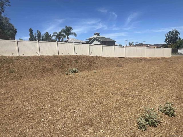 11977 Raceway, Lakeside CA: https://media.crmls.org/mediaz/7911ec2f-1091-4a75-a17f-b335a9de8066.jpg