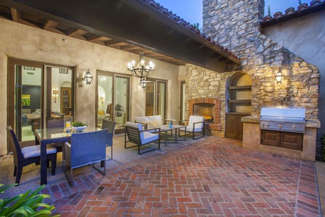 7031 Calle Portone, Rancho Santa Fe CA: https://media.crmls.org/mediaz/79123005-52a1-4d43-8e6c-29e3c5da9f60.jpg