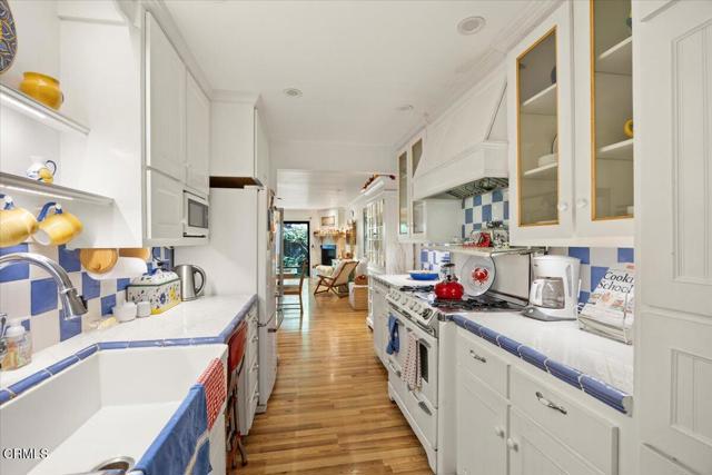 Detail Gallery Image 16 of 44 For 49 Mission Plaza Dr, Ventura,  CA 93001 - 2 Beds | 2 Baths