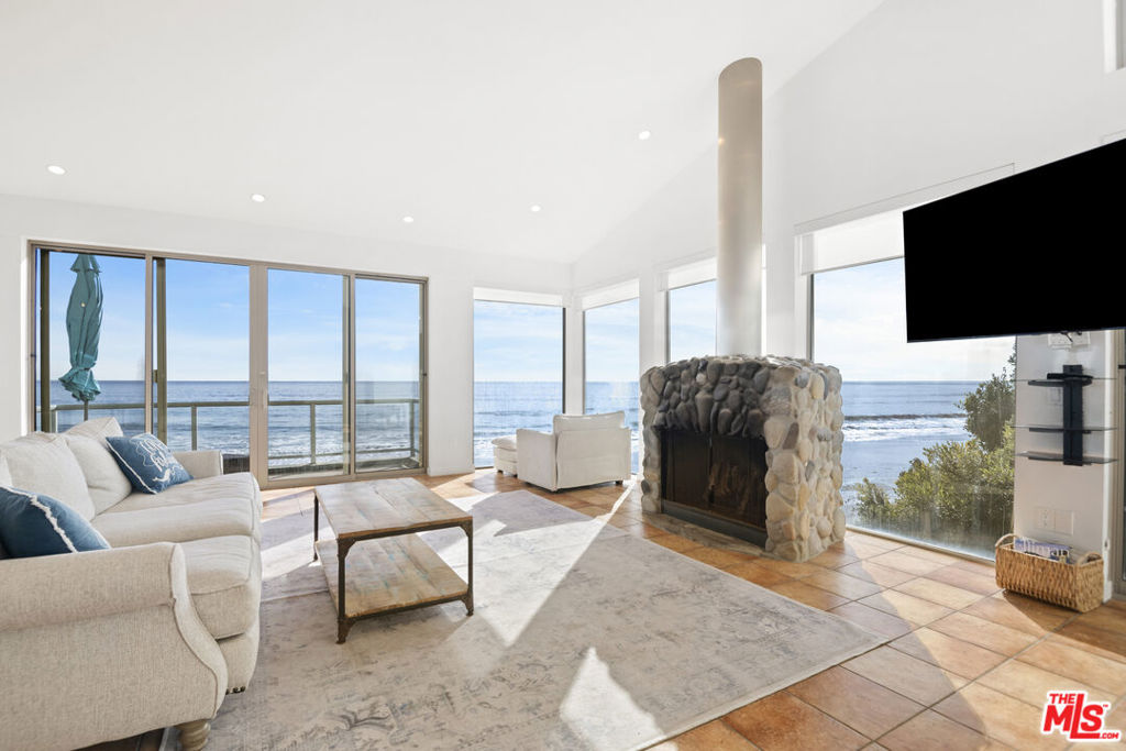 MLS #26642429 image #3