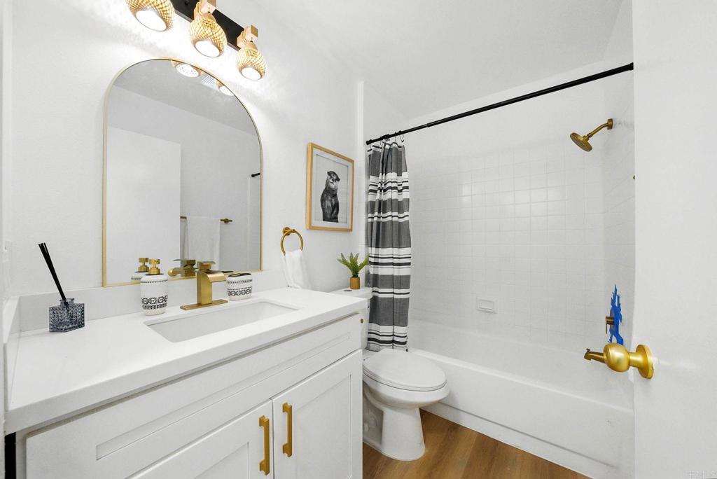 4161 Winona Avenue - photo 13