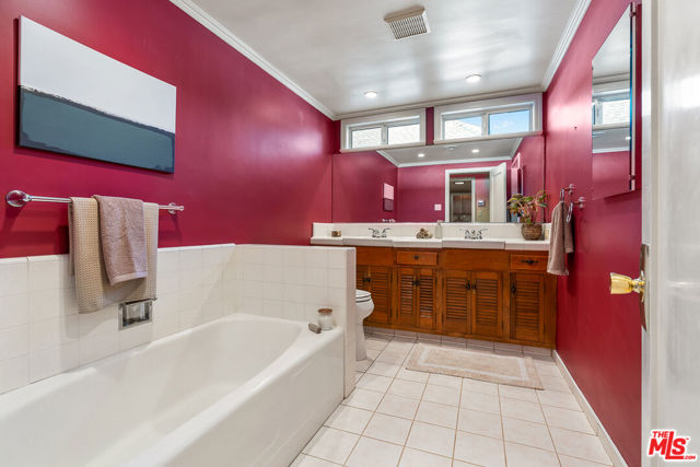 2338 Paloma Street, Pasadena CA: https://media.crmls.org/mediaz/7913bc6b-dfd9-4d02-b30e-2ed83edca462.jpg
