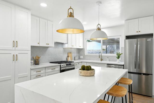 9058 Inverness Rd, Santee CA: https://media.crmls.org/mediaz/79145aa9-d621-4fa7-9eba-7b27f5bfc810.jpg