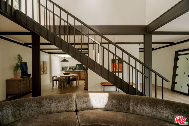 5649 Valley Oak Drive, Los Angeles CA: https://media.crmls.org/mediaz/7914987f-2dc3-4008-990d-37ae187ab1da.jpg