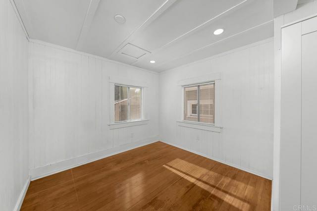 Image 14 of 17 For 271 Naples Street