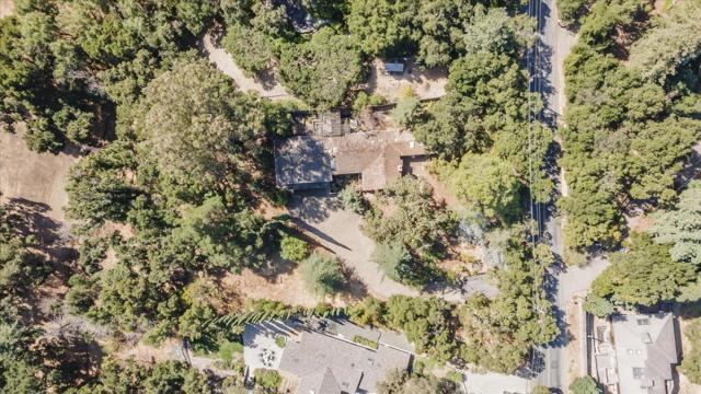 11090 Mora Drive, Los Altos Hills CA: https://media.crmls.org/mediaz/7914f76e-a610-407d-b9d9-621a5c182809.jpg