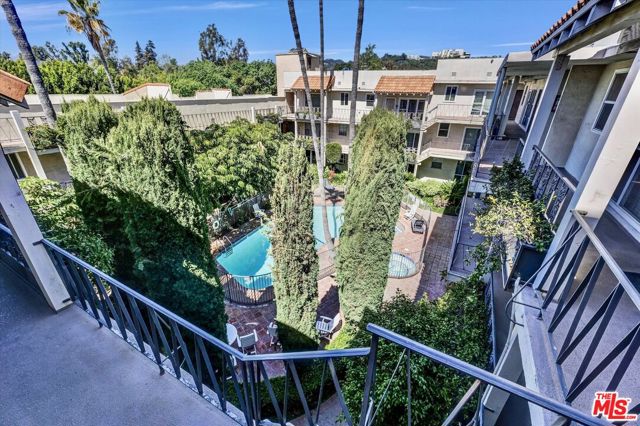 11670 W Sunset Boulevard, Los Angeles CA: https://media.crmls.org/mediaz/7915ed86-a0ea-4444-8a1d-09159a9a7136.jpg