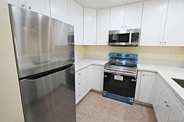 Image 3 of 25 For 5990 Dandridge Ln  188