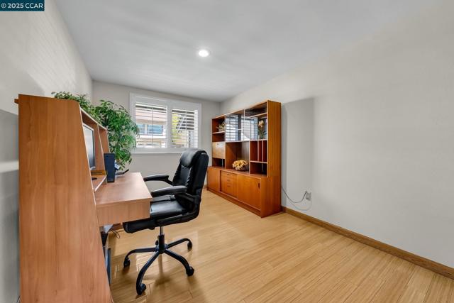 1310 Lewis Ln, Pinole CA: https://media.crmls.org/mediaz/7918c972-776b-4036-b7ab-4e9058b5fcc3.jpg