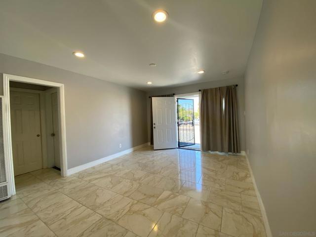 4384 Clairemont Dr, San Diego CA: https://media.crmls.org/mediaz/791958b0-6766-4a50-ab61-fd4876b68793.jpg