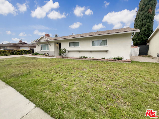 495 N Wendy Drive, Newbury Park CA: https://media.crmls.org/mediaz/791a907a-ebe2-4763-b9cf-7b4b5a5149da.jpg
