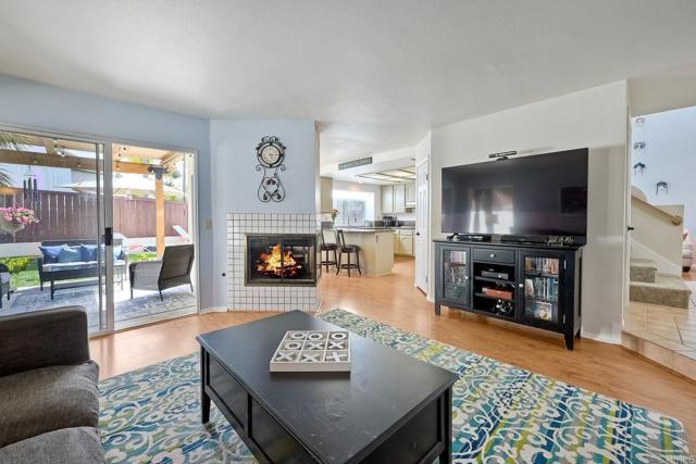 3737 Hillview Way, Oceanside CA: https://media.crmls.org/mediaz/791b1bb3-50b5-4c05-a6f4-65abb0d07fb6.jpg