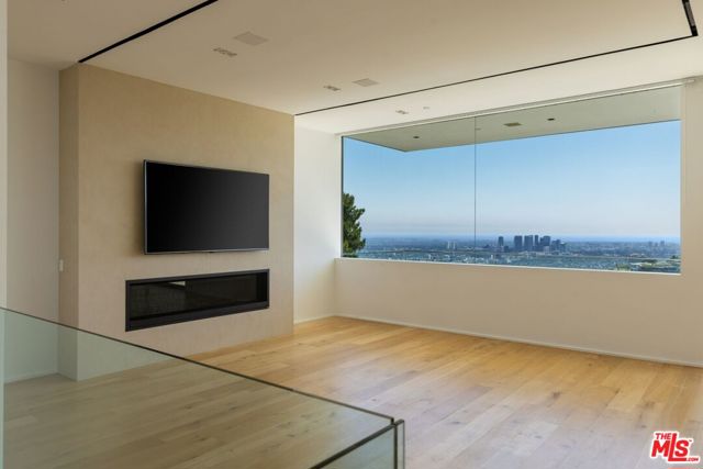 1853 Sunset Plaza Drive, Los Angeles CA: https://media.crmls.org/mediaz/791b3a4e-033c-411a-be16-f0eefe86a07b.jpg