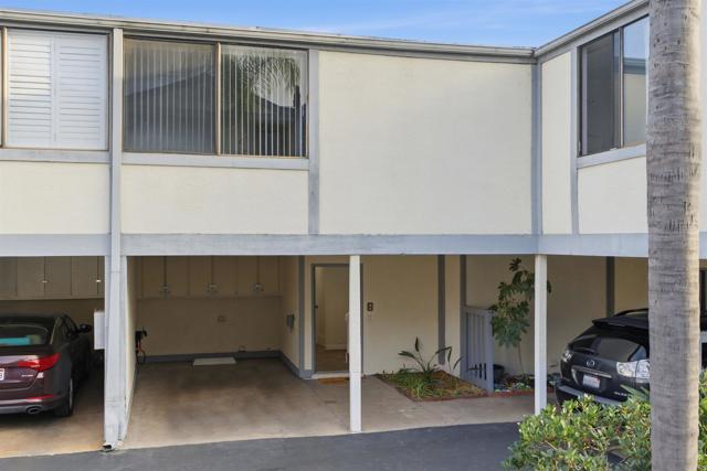 2388 Altisma Way, Carlsbad CA: https://media.crmls.org/mediaz/791b3e85-2dfd-4466-8520-2b756c003517.jpg