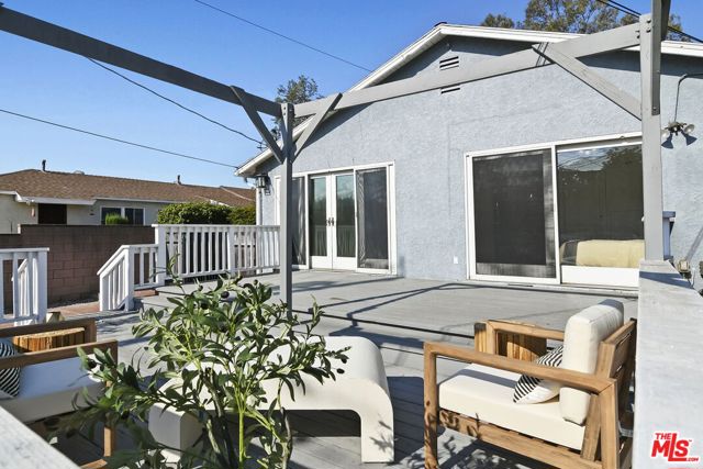 5648 Riverton Avenue, North Hollywood CA: https://media.crmls.org/mediaz/791b5e07-f050-454a-a33f-459600e01dc1.jpg
