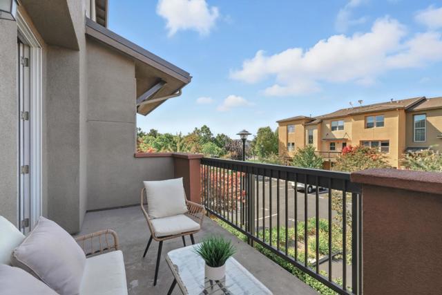 930 Highland Terrace, Sunnyvale CA: https://media.crmls.org/mediaz/791b60f2-b028-47f1-b97d-03fd598587e3.jpg