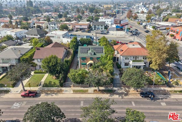 1023 S Wilton Place, Los Angeles CA: https://media.crmls.org/mediaz/791bc8ff-9969-4858-953c-4dff29506e32.jpg