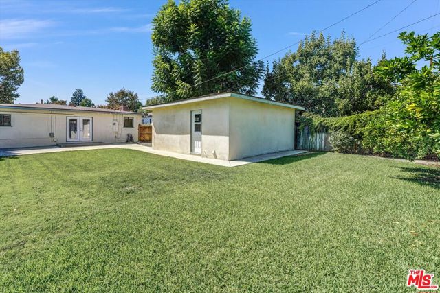 520 N Beachwood Drive, Burbank CA: https://media.crmls.org/mediaz/791c096f-1777-4c4b-ac31-1420569ae91b.jpg