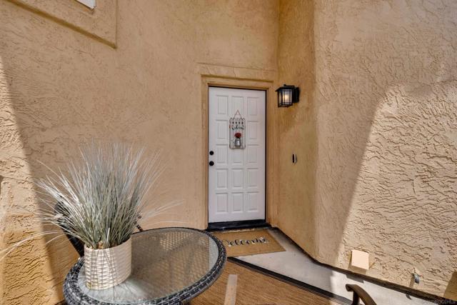 632 Paseo Rio, Vista CA: https://media.crmls.org/mediaz/791caf5b-e587-4c83-aa85-9164b2261bd1.jpg