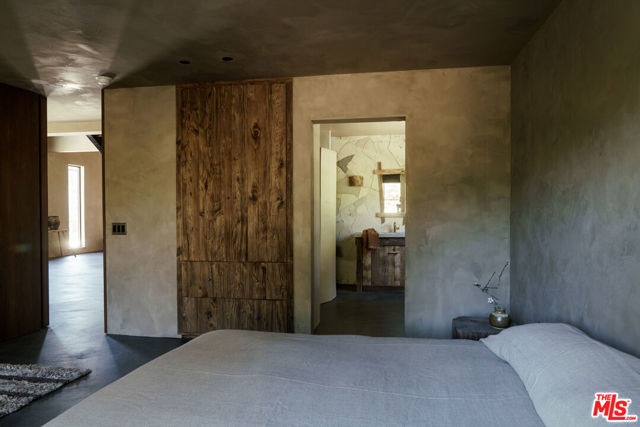 225 Powderhorn Ranch Road, Topanga CA: https://media.crmls.org/mediaz/791cd04d-74f3-47e4-bfa6-8fe7e3f60104.jpg