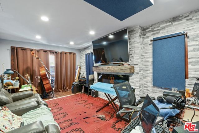 10039 La Rosa Drive, Temple City CA: https://media.crmls.org/mediaz/791d4043-a8ea-4221-bc6b-42e926d529cc.jpg