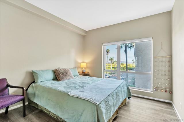 1362 Seacoast Dr, Imperial Beach CA: https://media.crmls.org/mediaz/791d74de-d3db-4d70-a423-b53e4eb1086c.jpg