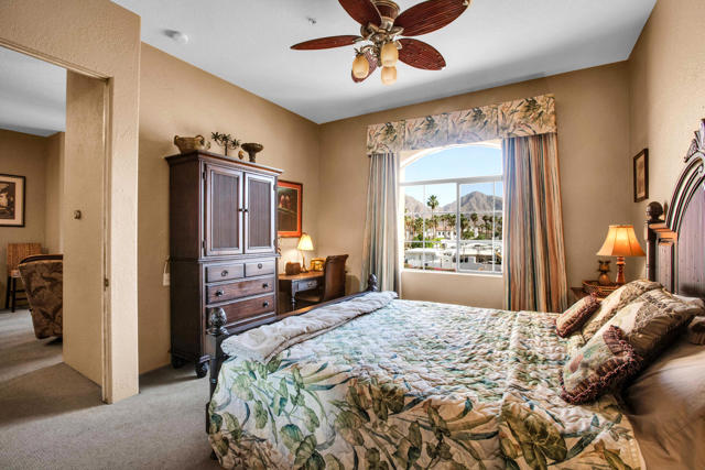 Image 22 of 35 For 50700 Santa Rosa Plaza  5