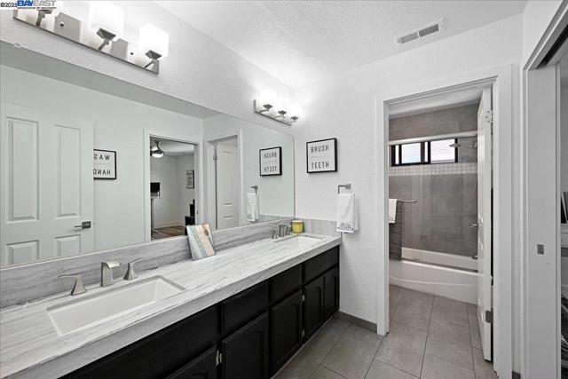 1890 Conte Way, Morgan Hill CA: https://media.crmls.org/mediaz/792008ea-d920-442f-95df-989651b71b22.jpg