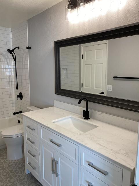 2354 Valley View Pl, Escondido CA: https://media.crmls.org/mediaz/7920d077-d8a7-418a-80e2-9d98cfca47b3.jpg