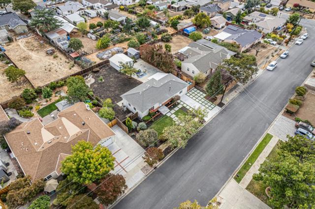 3972 Pepper Tree Lane, San Jose CA: https://media.crmls.org/mediaz/7921947b-c9e4-4b7c-b3c5-52201ab47327.jpg