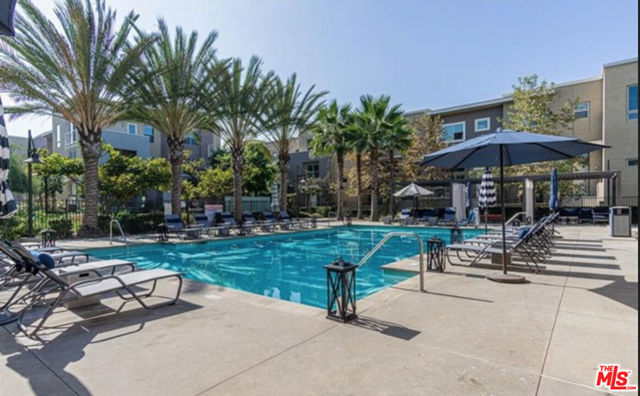552 E Carson Street, Carson CA: https://media.crmls.org/mediaz/79220546-c297-4e6e-a009-9bd1c04d29bf.jpg
