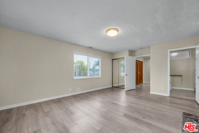 5137 Reynier Avenue, Los Angeles CA: https://media.crmls.org/mediaz/79228aff-3a76-4f36-90c9-8ab4f92b5f6a.jpg