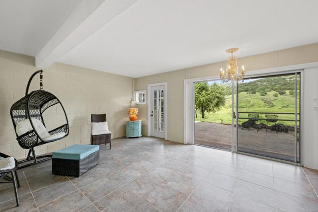 17480 Hoot Owl Way, Morgan Hill CA: https://media.crmls.org/mediaz/792298f4-c9b2-46f2-afe8-11a696bc2424.jpg