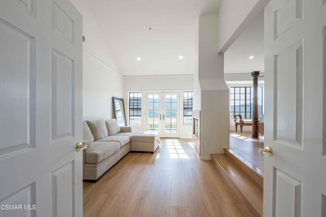 11300 Highridge Court, Camarillo CA: https://media.crmls.org/mediaz/792350a5-c55c-4060-82b2-c2788bf7349e.jpg