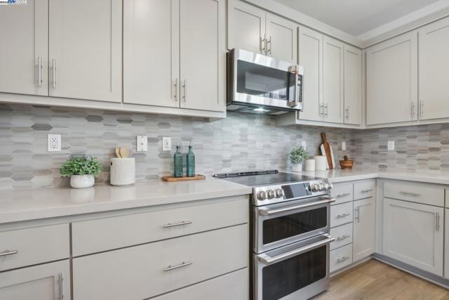 Image 10 of 46 For 239 N St  
