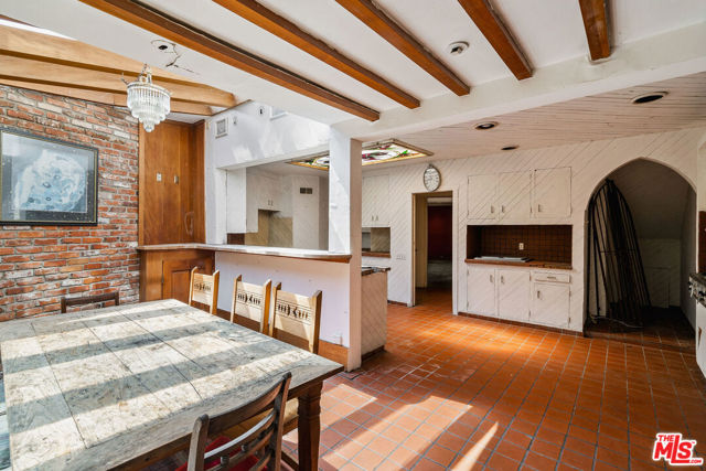 7319 Woodrow Wilson Drive, Los Angeles CA: https://media.crmls.org/mediaz/7923e48f-66f8-4b7f-bace-5f327e1fcdda.jpg