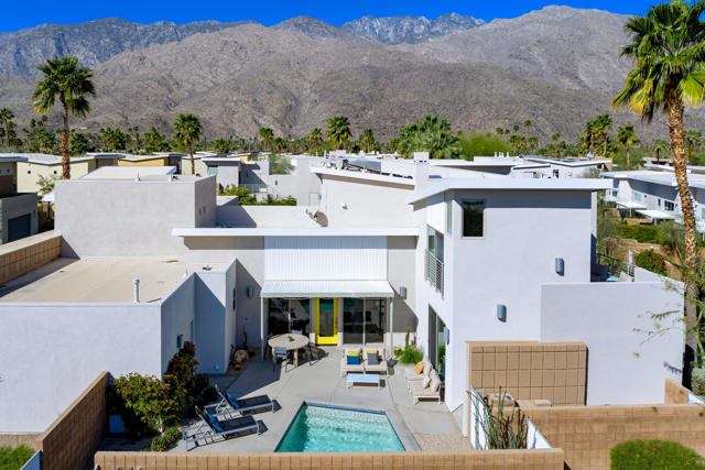970 Oceo S Circle, Palm Springs CA: https://media.crmls.org/mediaz/79244c77-279e-4ea8-ad67-9d224862f275.jpg