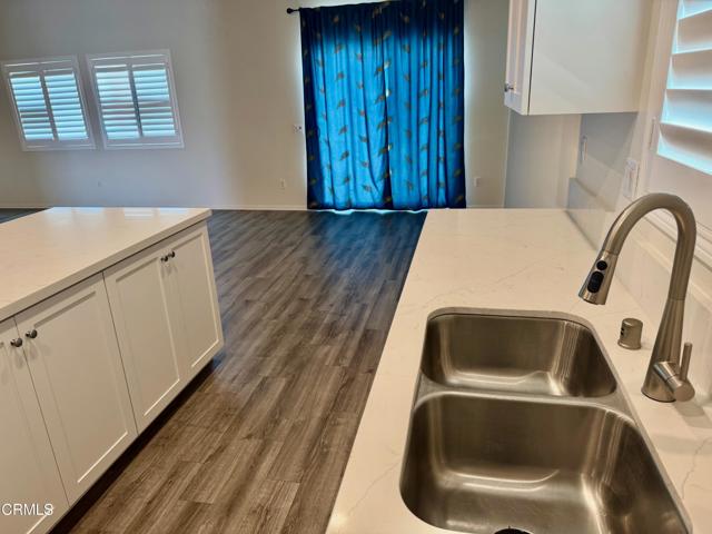 4251 Avenue J-3, Lancaster CA: https://media.crmls.org/mediaz/79244cea-32c8-4c00-8cef-a0776741b82f.jpg