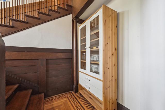 2000 CLINTON AVENUE, Alameda CA: https://media.crmls.org/mediaz/79245918-5bb4-4165-9ba7-d1858dc89ea2.jpg