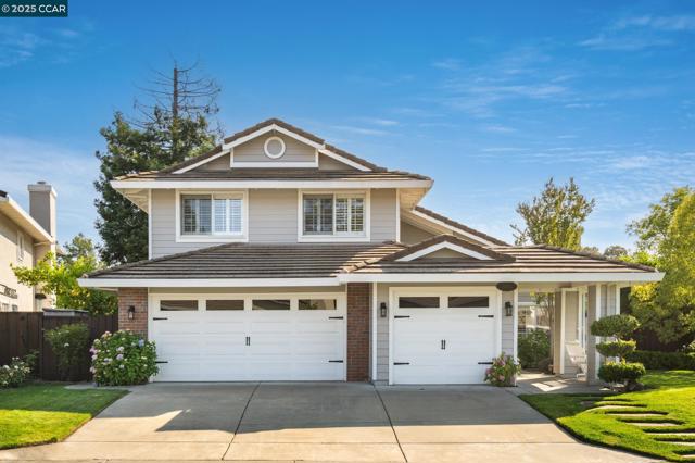 2060 Canyon Crest Ave, San Ramon CA: https://media.crmls.org/mediaz/7924c5fe-dc4f-462f-a912-e40036f5f132.jpg