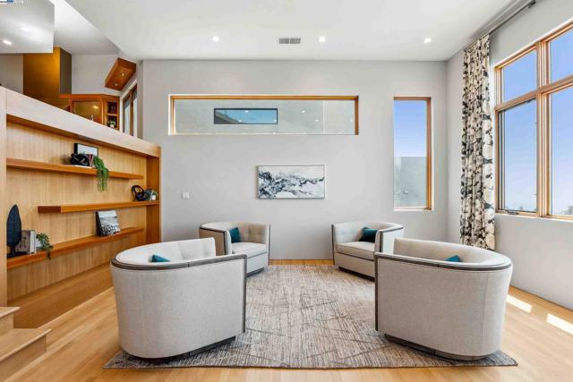 103 Diablo Dr, Oakland CA: https://media.crmls.org/mediaz/7925a7ee-490d-4cb4-b9eb-55b04be89eaf.jpg