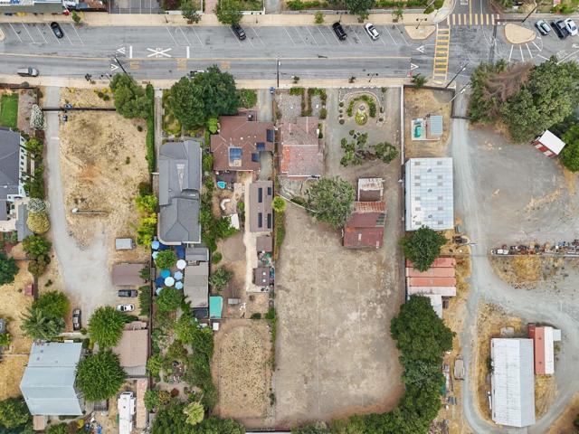 11768 Main St, Sunol CA: https://media.crmls.org/mediaz/7925e1f5-764c-4831-8d84-3bc4ff3df3d8.jpg