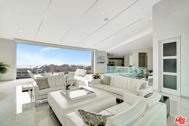 28405 Via Acero Street, Malibu CA: https://media.crmls.org/mediaz/7925fda6-8c1f-4f14-bf3e-ba4ffc82790d.jpg