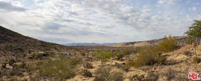 2339 Inca Trail, Yucca Valley CA: https://media.crmls.org/mediaz/79266fc2-d76b-4c7e-9368-d9e643115fa5.jpg