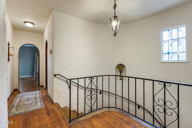 5321 Alta Canyada Road, La Canada Flintridge CA: https://media.crmls.org/mediaz/7926c903-1ed2-4477-8ce6-420540737e7f.jpg