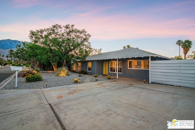 3784 E Calle San Raphael, Palm Springs CA: https://media.crmls.org/mediaz/79270655-79cb-4100-aa83-b710e6c5bf1f.jpg