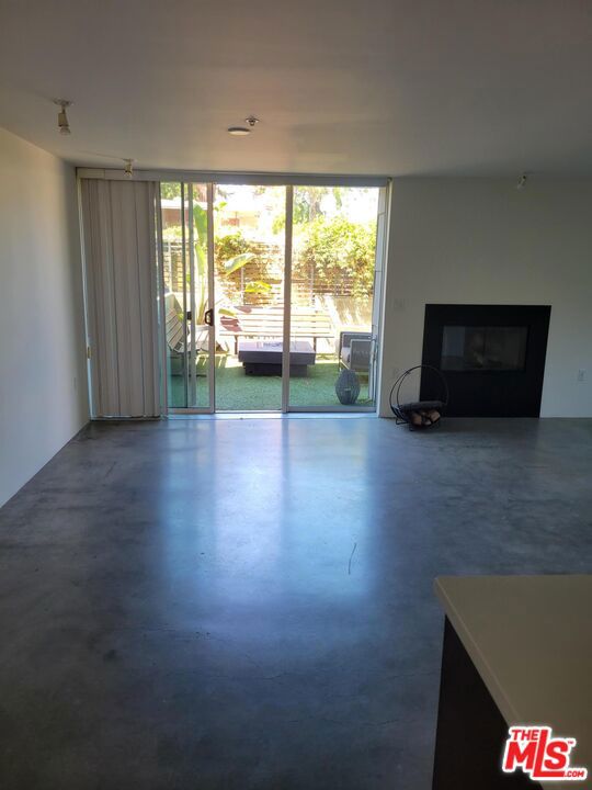 Image 3 for 5806 Waring Ave #3, Los Angeles, CA 90038