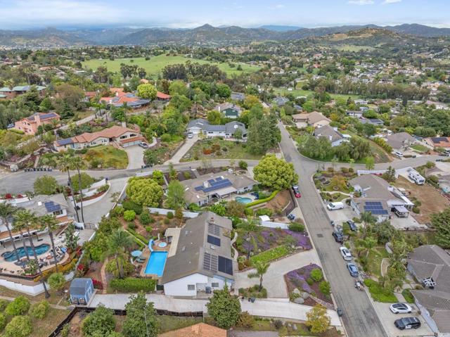 620 Lacrosse Place, Escondido CA: https://media.crmls.org/mediaz/792720ed-6de1-4453-8f10-ba1b75a737eb.jpg