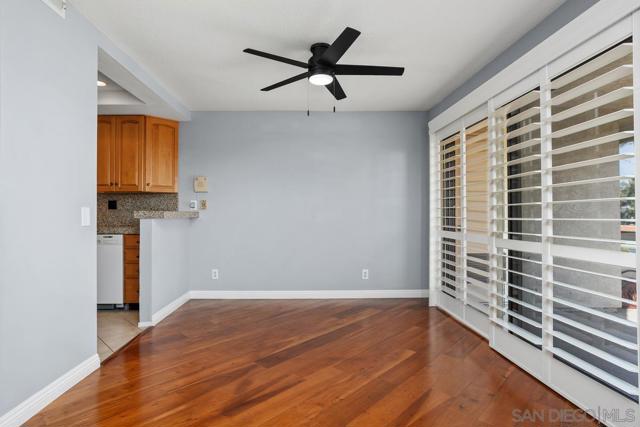 1914 Swallow Ln, Carlsbad CA: https://media.crmls.org/mediaz/79277821-358d-4f50-a2f7-83a67e086ce8.jpg